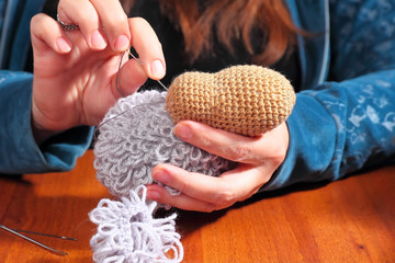 Making of knitted sheep