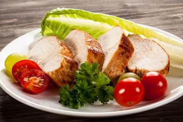 Roast chicken fillet and vegetables