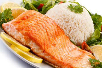 Grilled salmon and vegetables