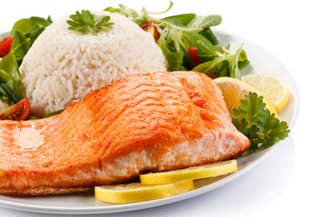 Grilled salmon and vegetables