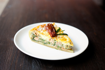 quiche with salmon and sun-dried tomatoes