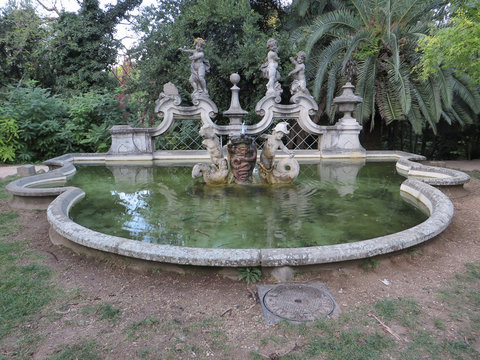 baroque fountain in Villa Sciarra
