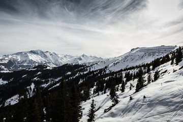 Obraz premium Beautiful view from Kitzsteinhorn ski resort in Alps 