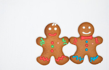 Naklejka premium Gingerbread cookies on the white background