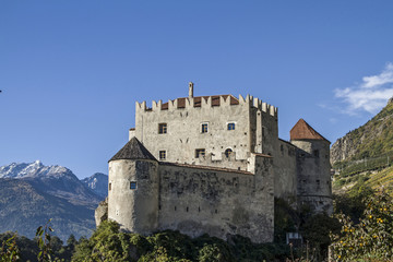 Fototapeta na wymiar Schloss Kastelbell