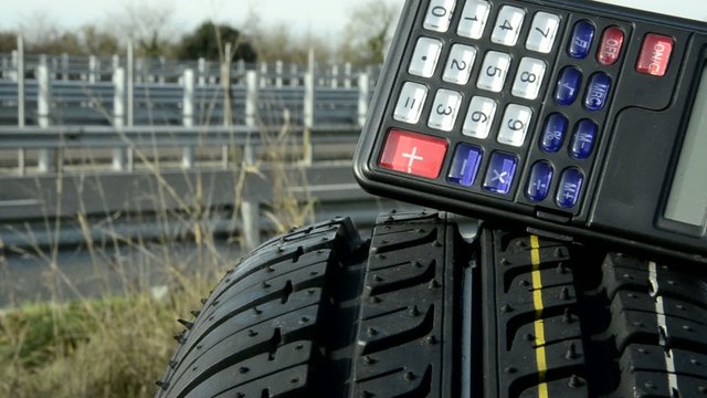Neum&aacute;tico Tiye Pneumatique Autoreifen Pneu Pneumatico