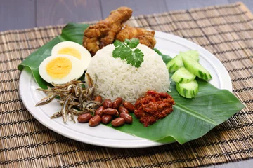 Keuken spatwand met foto nasi lemak, coconut milk rice, malaysian cuisine © uckyo