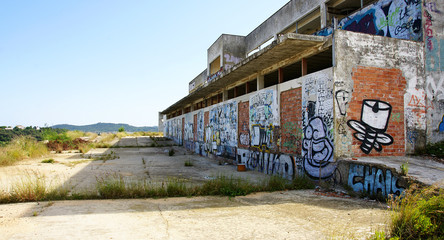 Graffiti en edificios abandonados