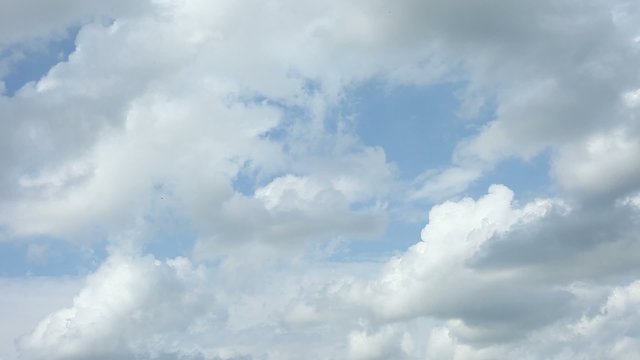 Clouds / 5d / 50mm / Real time