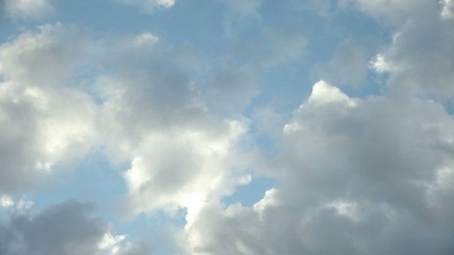 Clouds / 5d / 50mm / Real time