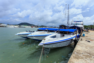 Fototapeta na wymiar speed boat