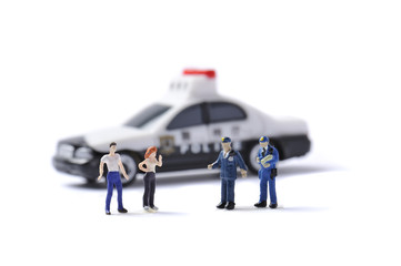 警察官と二人の一般人 © beeboys