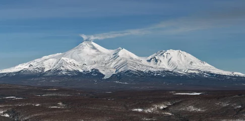 Crédence de cuisine en verre imprimé Volcan Panorama : volcan Avachinsky et volcan Kozelsky. Kamtchatka