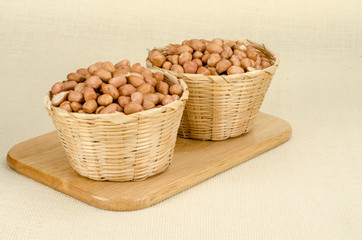 Raw peanuts