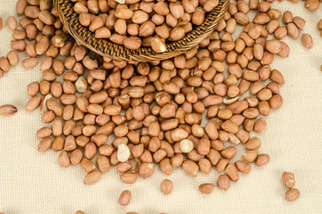 Raw peanuts