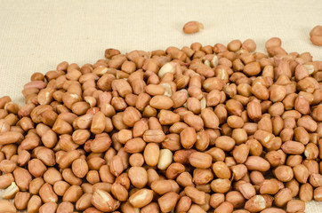 Raw peanuts