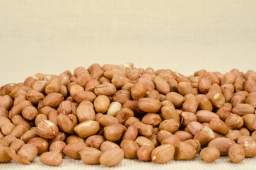 Raw peanuts