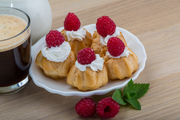 Profiterole with raspberry