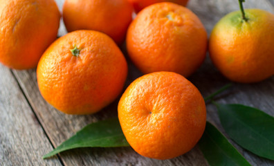 tangerines with leaves