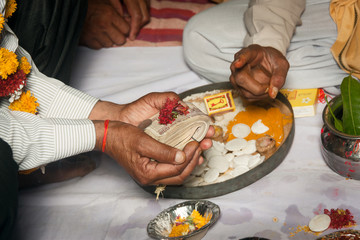 Obraz na płótnie Canvas Hindu wedding ritual in india