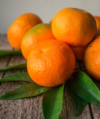 tangerines with leaves