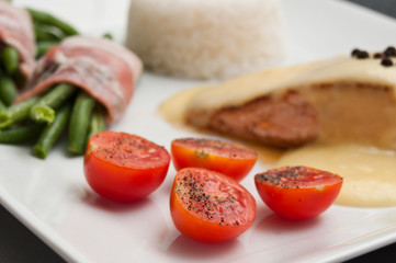 Pavé de saumon sauce hollandaise