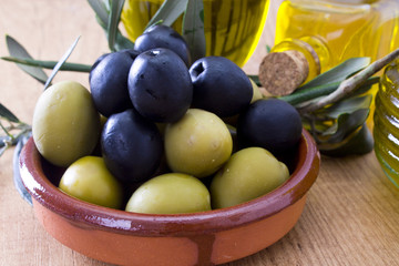 olives with virgin oil