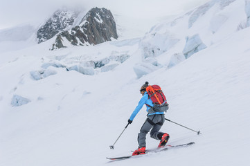 Fototapeta na wymiar spektakuläre Kulisse zum Skifahren