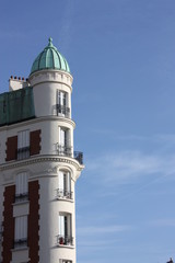 Fototapeta na wymiar Immeuble d'Ile-de-France 1