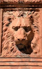 Printed kitchen splashbacks Artistic monument Lion on historic building
