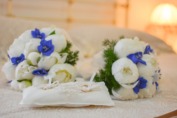 Fedi nuziali e buchet sposa per matrimonio