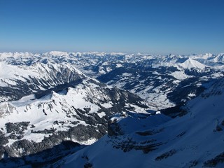 Fototapeta na wymiar View towards Gstaad, Glacier De Diablerets