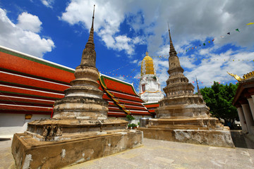 Fototapeta premium Wat Phar Sri Rattana Mahathat. Temple, Phitsanulok in Thailand