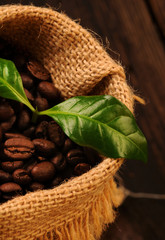 Kawa w worku z liściem kawowca
