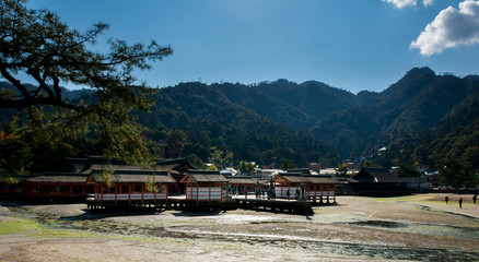 Fototapeta na wymiar 厳島神社