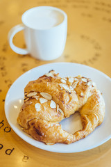 Croissant almond