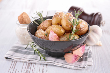 baked potato and garlic