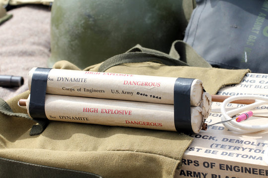 B&acirc;tons de dynamite