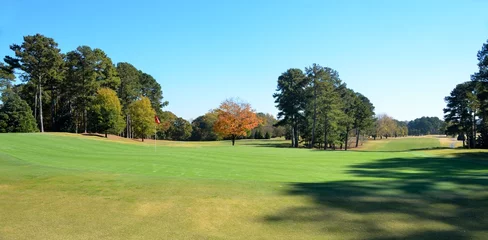 Photo sur Aluminium Golf Golf Course in Autumn Season