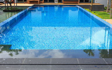 Fototapeta na wymiar Swimming pool in luxury villa