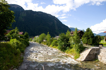 Fototapeta na wymiar Ziller in Mayrhofen - Zillertaler Alpen - Österreich
