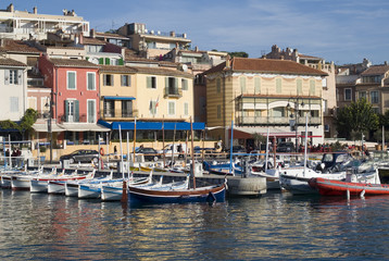 Fototapeta na wymiar Cassis harbour, French riviera