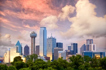 Foto op Aluminium De skyline van Dallas City bij zonsondergang, Texas, VS © Oleksandr Dibrova