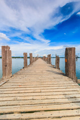 Fototapeta na wymiar U-bein bridge at Taungthaman lake in Amarapura, Myanmar