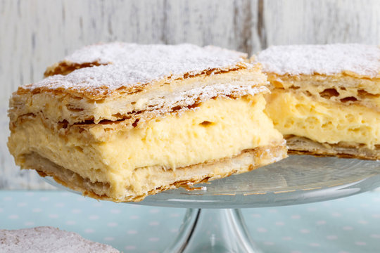 Cream pie made of two layers of puff pastry, filled with whipped