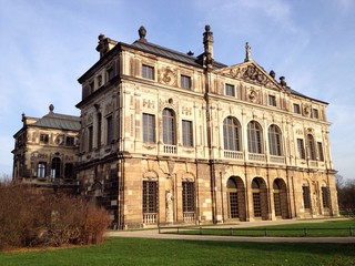 Fototapeta na wymiar Palais im Großen Garten am Schlossteich