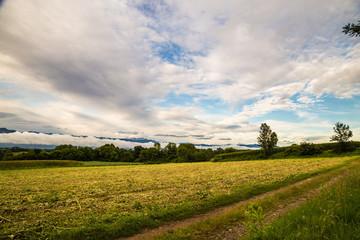 Obraz premium peak of a mountain between the clouds