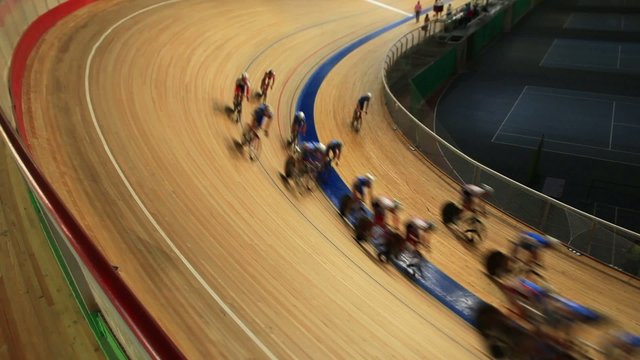 Start cycling pursuit competitions