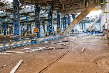 Einsturzgefahr DDR Indusriehalle Fabrik