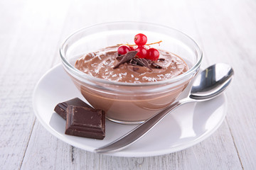 chocolate mousse and berry